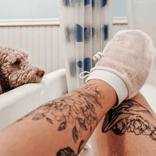 Load image into Gallery viewer, Wildpier™️ Deep Exfoliating Glove - Wildpier Beauty

